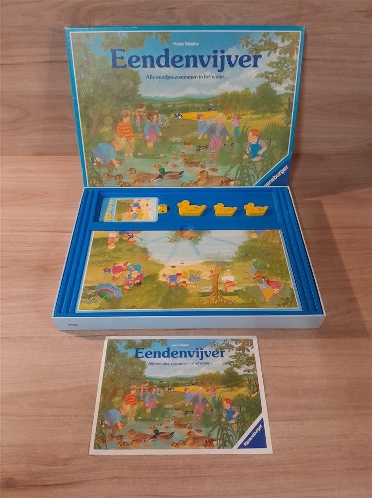 Eendenvijver - alle eendjes zwemmen in het water - s5818