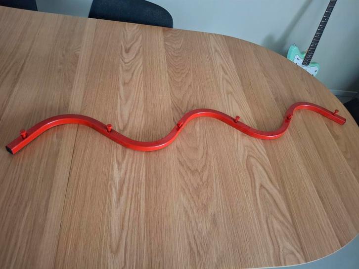 Ikea Vintage jaren '80 rode 'wave' kapstok - Metaal, Huis en Inrichting, Woonaccessoires | Kapstokken, Ophalen of Verzenden
