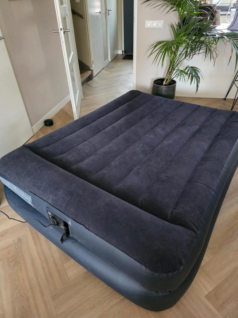 Intex luchtbed met elektrische pomp, Caravans en Kamperen, Luchtbedden, Ophalen