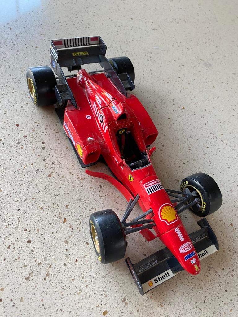 Ferrari F310 (1996) F1 schaalmodel 1:20 – Maisto, Ophalen of Verzenden, Zo goed als nieuw, Auto, Overige merken