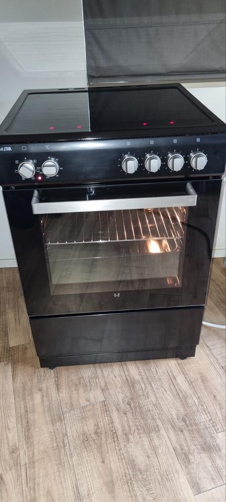 Inductie fornuis met draaiknoppen., Ophalen, Grill, 4 kookzones, Zo goed als nieuw