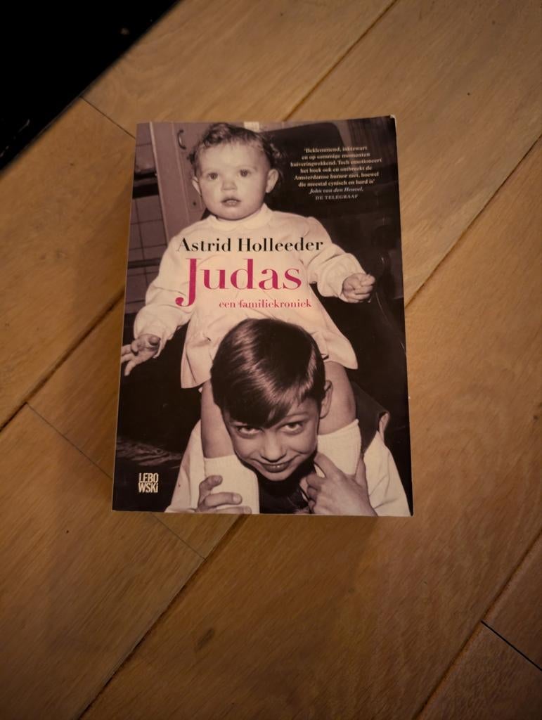 Boek Judas van Astrid Holleeder, Ophalen