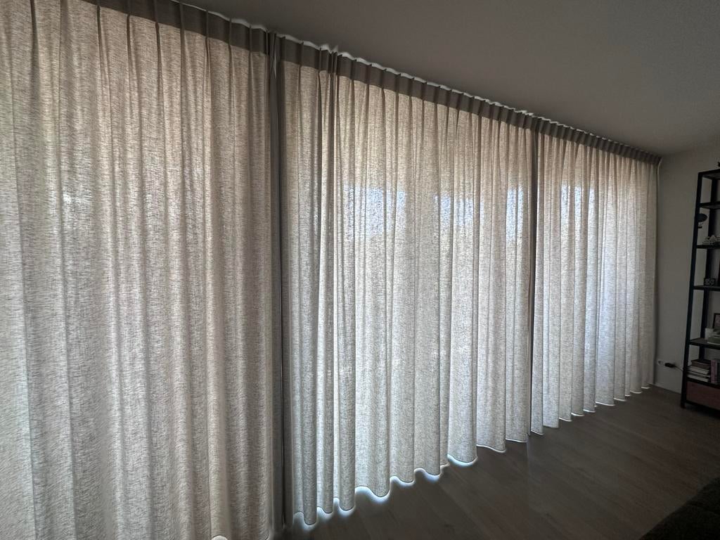 Mooie gordijnen, enkele plooi, linnen, half lichtdoorlatend, Ophalen of Verzenden, Zo goed als nieuw, 200 cm of meer