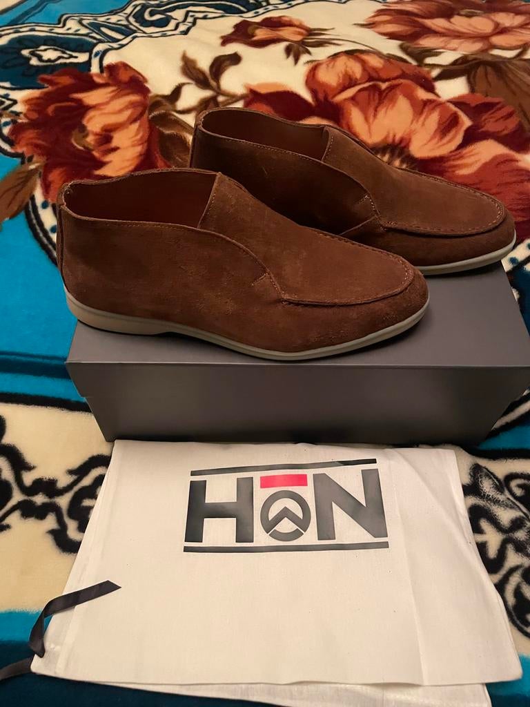 Nieuwe suède instappers HON - Maat 46, Kleding | Heren, Schoenen, Ophalen of Verzenden, Nieuw, Bruin, Loafers