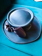 Donkerblauwe dameshoed met strik, Kleding | Dames, Hoeden en Petten, Ophalen of Verzenden, Zo goed als nieuw, One size fits all