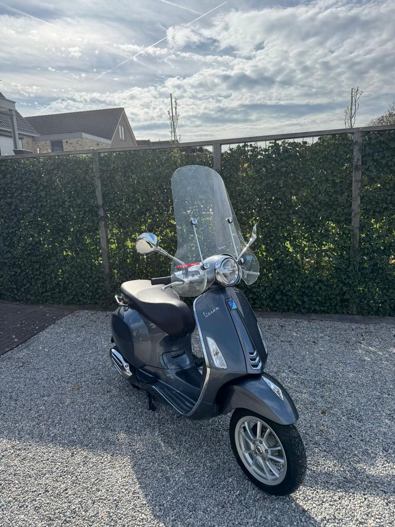 Vespa Primavera Touring, Fietsen en Brommers, Scooters | Vespa, Zo goed als nieuw, Overige modellen, Benzine, Ophalen