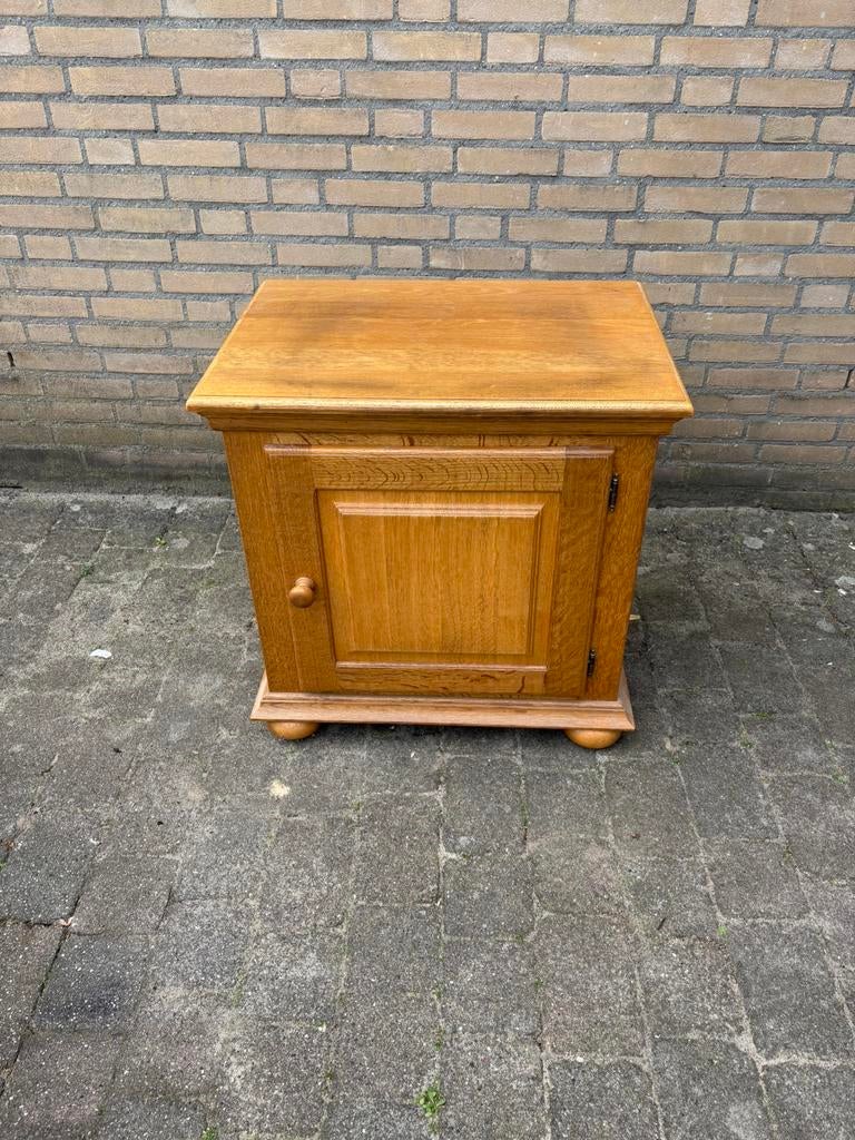 Gratis af te halen : eiken tv kastje, Huis en Inrichting, Ophalen, 50 tot 100 cm, Zo goed als nieuw, Minder dan 100 cm