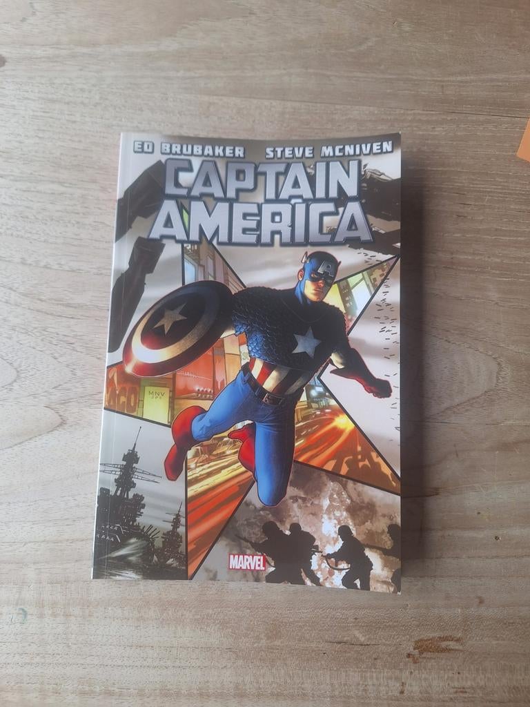 Captain America: Steve Rogers Is Back! (Softcover), Eén comic, Amerika, Ophalen of Verzenden, Zo goed als nieuw