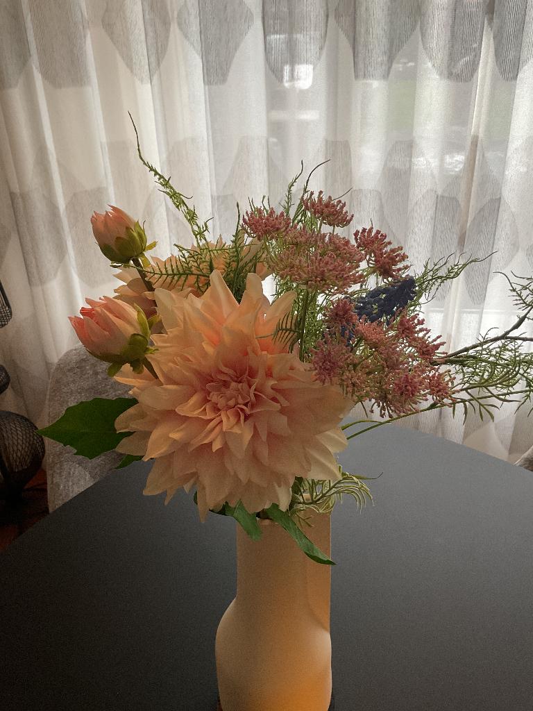 kunstbloemen Silk Ka incl luxe vaas winkelprijs €229, Ophalen, Silk-ka, Zijde, Inclusief kunstbloemen