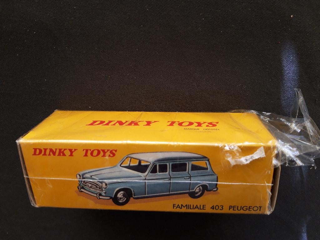 Peugeot 403 break rood Dinky Toys 1:43, Hobby en Vrije tijd, Modelauto's | 1:43, Ophalen of Verzenden, Zo goed als nieuw, Auto
