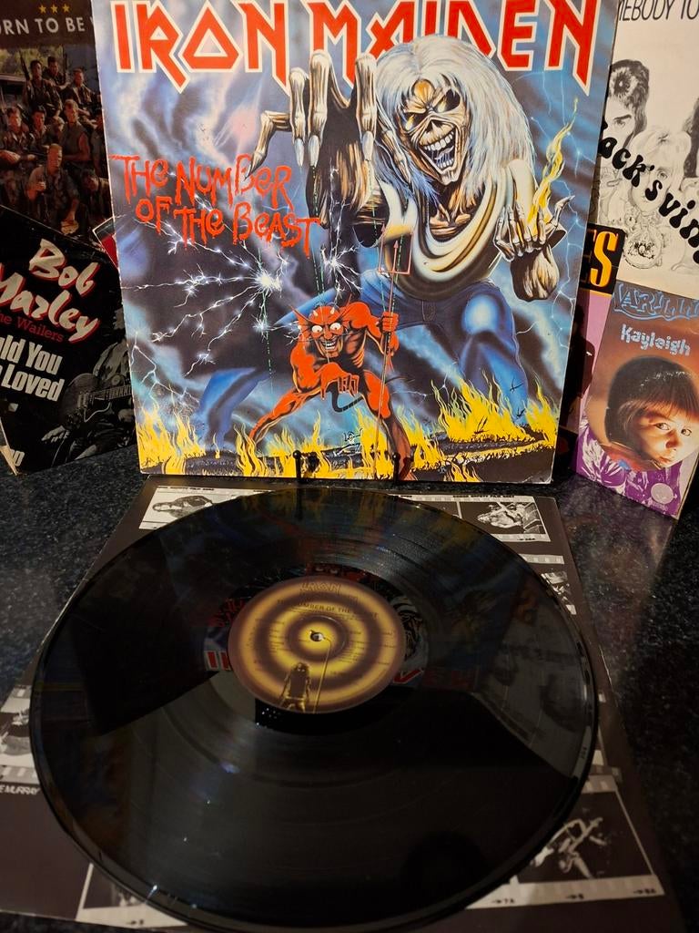 Iron Maiden - The Number of the Beast LP (1982), Gebruikt, Ophalen of Verzenden, Fotohoes, 12 inch
