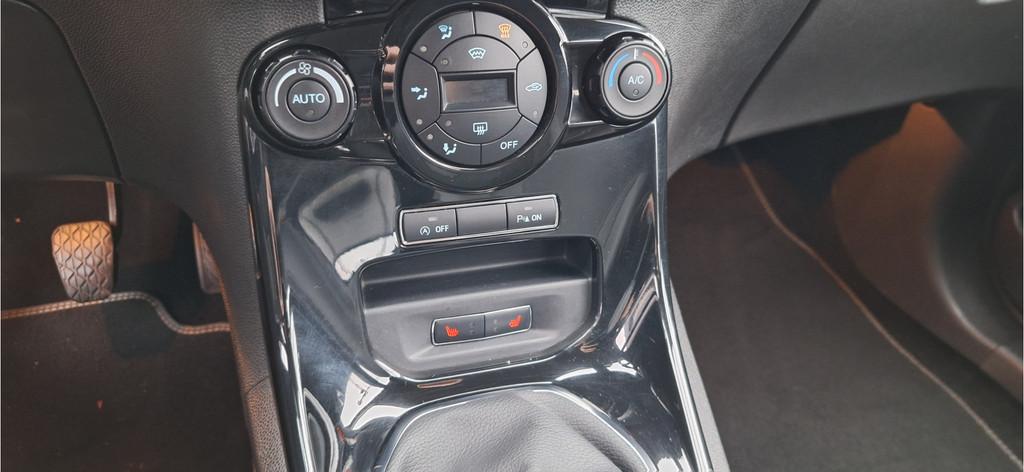 Ford Fiesta Titanium LEREN BEKLEDING - 140 PK (bj 2017), Auto's, Overige carrosserieën, Leder, Bedrijf, Handgeschakeld