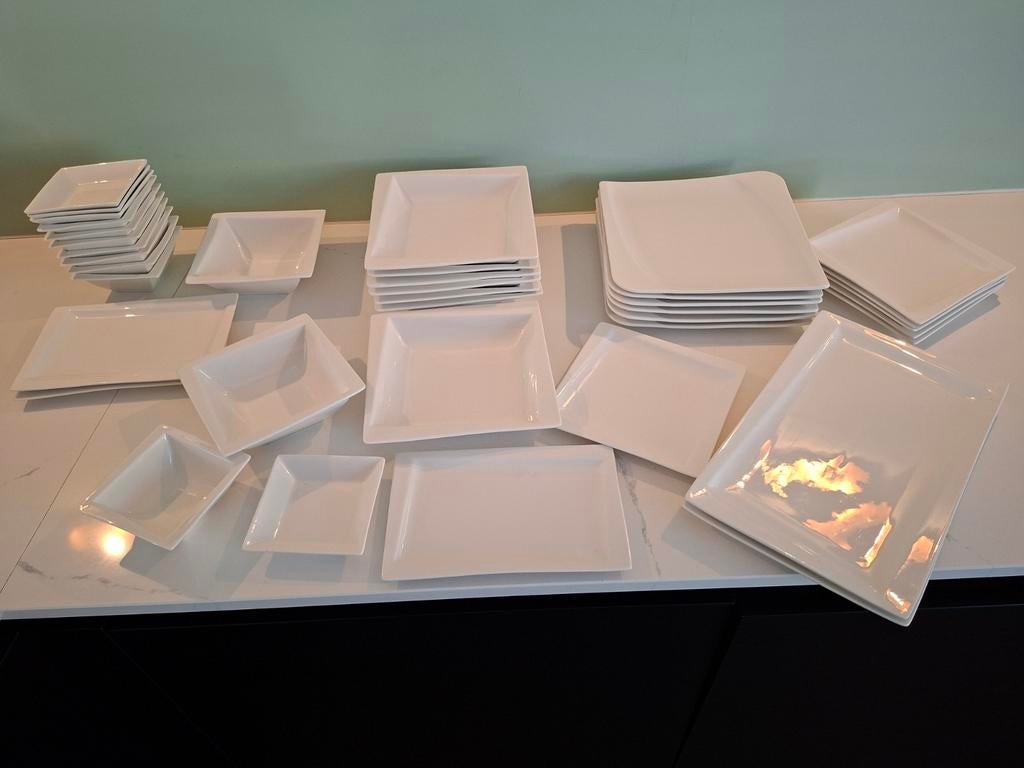 Servies set | wit | porselein | 40 delen, Huis en Inrichting, Keuken | Servies, Ophalen, Zo goed als nieuw, Overige stijlen, Porselein