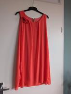 Koraalrode jurk met rits en bloemdetail, Ophalen of Verzenden