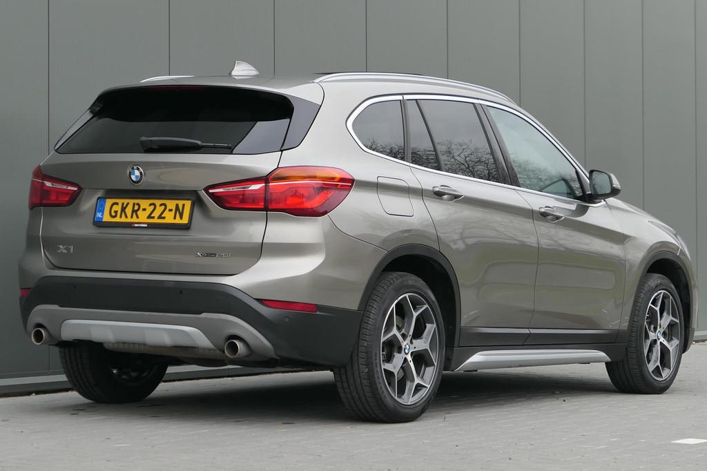 BMW X1 xDrive25i X-Line Pano Clima Camera Stoelverwarming st, Auto's, BMW, 1998 cc, 15 km/l, Gebruikt, 4 cilinders