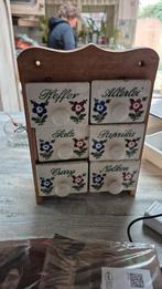 Kruidenkastje, Ophalen