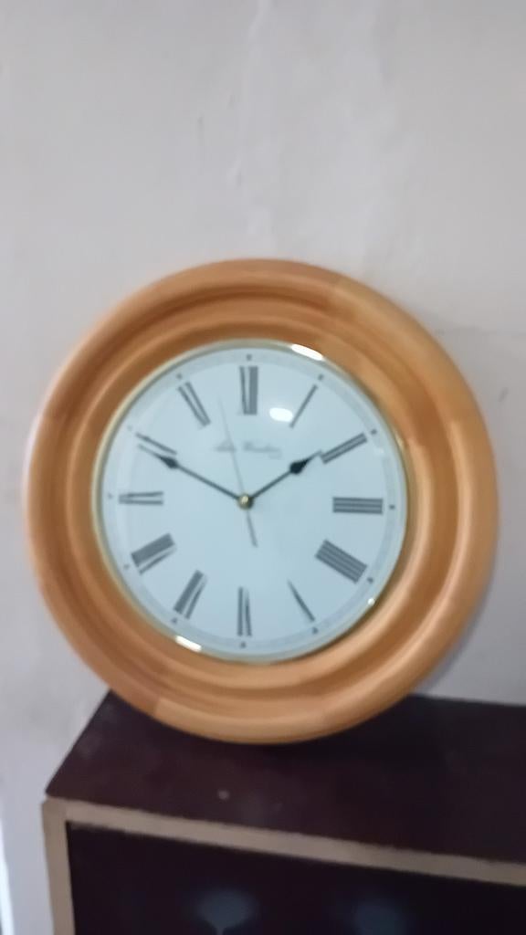 Houten wandklok met Romeinse cijfers, Ophalen of Verzenden