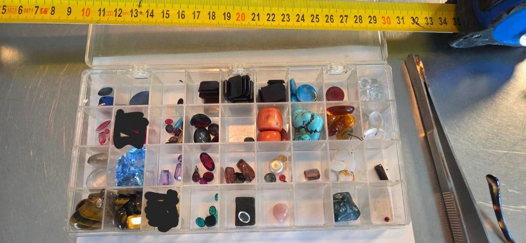 Lot edelstenen: smaragd, amethist, robijn en meer, Ophalen of Verzenden