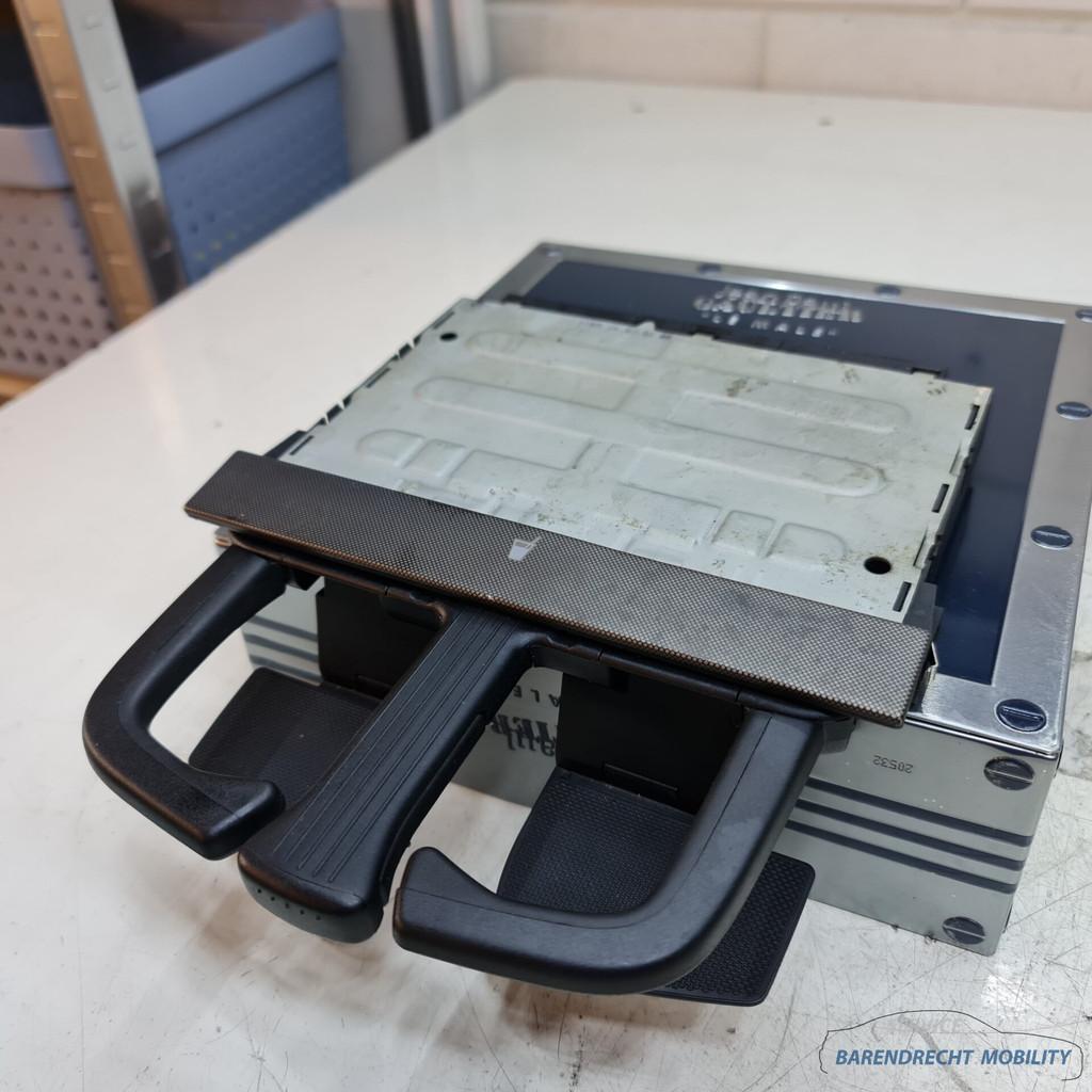 VW Golf IV Bora bekerhouder 1J0858601D nieuw model cupholder, Auto-onderdelen, Interieur en Bekleding, Gebruikt, Volkswagen, Volkswagen AG