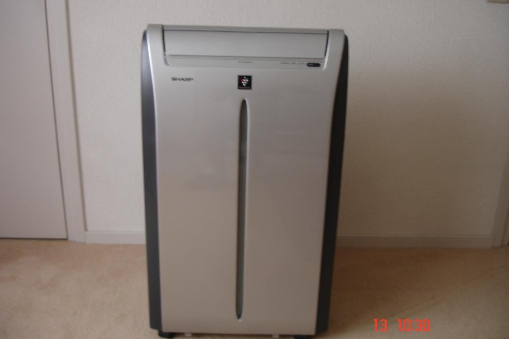 Te koop: Verrijdbare airco Merk Sharp, Ophalen, 3 snelheden of meer, Zo goed als nieuw, Koelen en Ontvochtigen