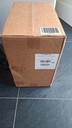 Pokemon Charizard UPC Case, Hobby en Vrije tijd, Verzamelkaartspellen | Pokémon, Ophalen of Verzenden, Nieuw, Boosterbox