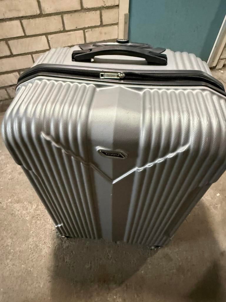 Zilver grijze koffer, Sieraden, Tassen en Uiterlijk, Koffers, Hard kunststof, Nieuw, 70 cm of meer, Minder dan 35 cm