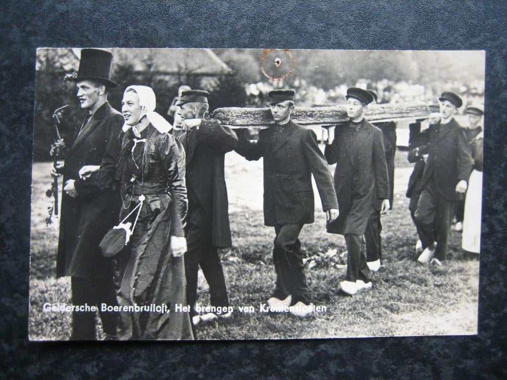 GELDERLAND Boerenbruiloft Brengen van Krentenstoeten, Ophalen of Verzenden, 1920 tot 1940, Gelderland