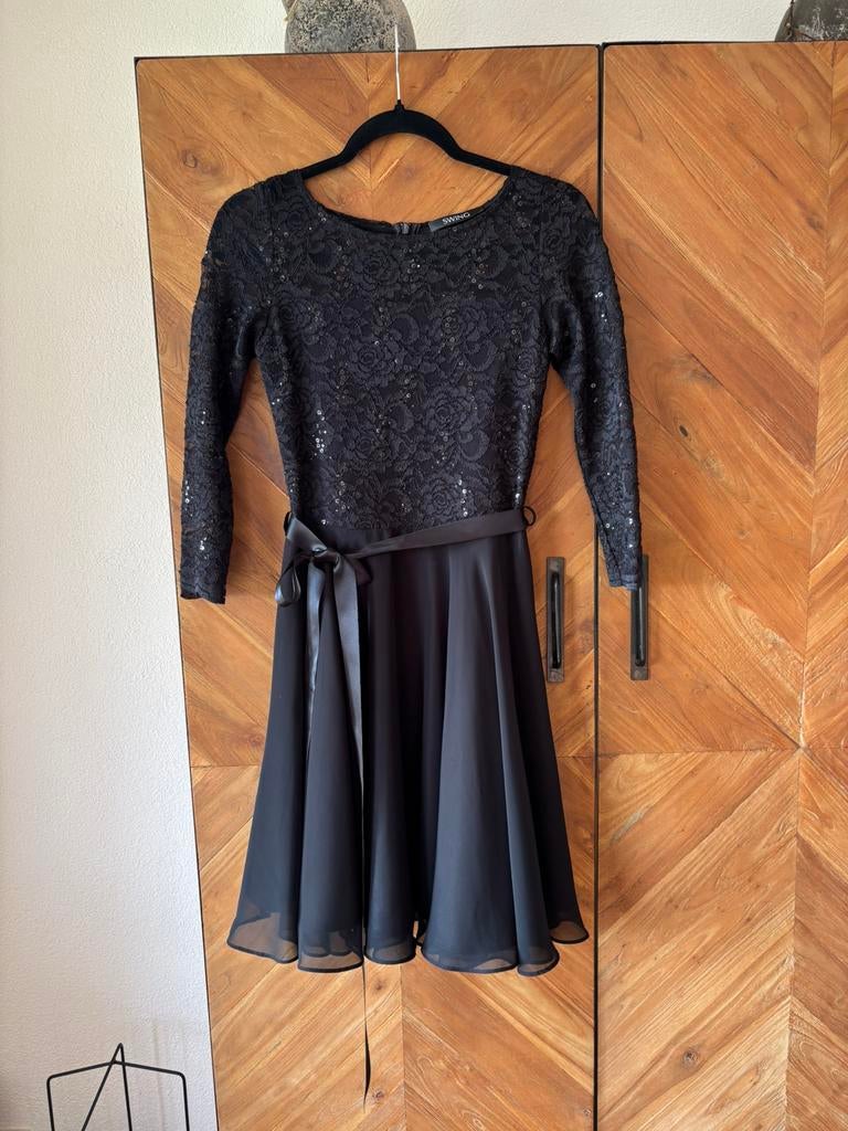 Cocktail Jurk van Swing. Maat 36, Kleding | Dames, Gelegenheidskleding, Zwart, Cocktailjurk, Ophalen of Verzenden, Zo goed als nieuw