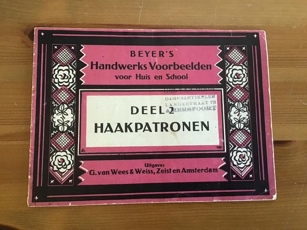 Antiek boekje ** Haakpatronen Voorbeelden **, Ophalen of Verzenden, Gebruikt, Haken, Patroon of Boek