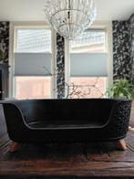 Mooie hondenmand van kunststof, zgan, 78x57 cm, hoogte 13 cm, Ophalen, Zo goed als nieuw, Overige