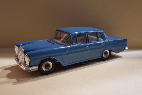 Dinky Toys 186 Mercedes Benz 220 SE, Hobby en Vrije tijd, Modelauto's | 1:43, Gebruikt, Auto, Dinky Toys, Ophalen of Verzenden