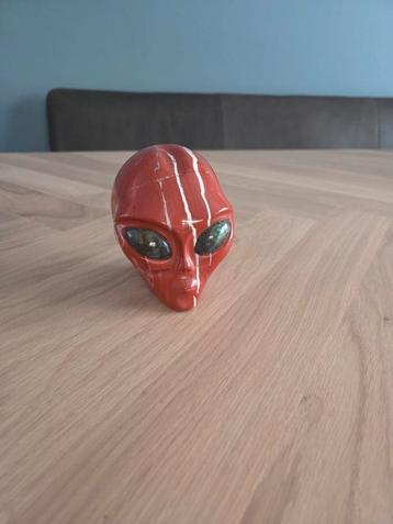 Rode Jaspis Alien Schedel beschikbaar voor biedingen