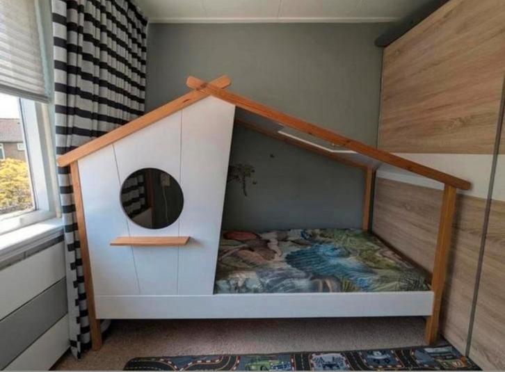 Tipi/Huisjesbed Coco, Kinderen en Baby's, Kinderkamer | Stapelbedden en Hoogslapers, Zo goed als nieuw, Hoogslaper, Ophalen