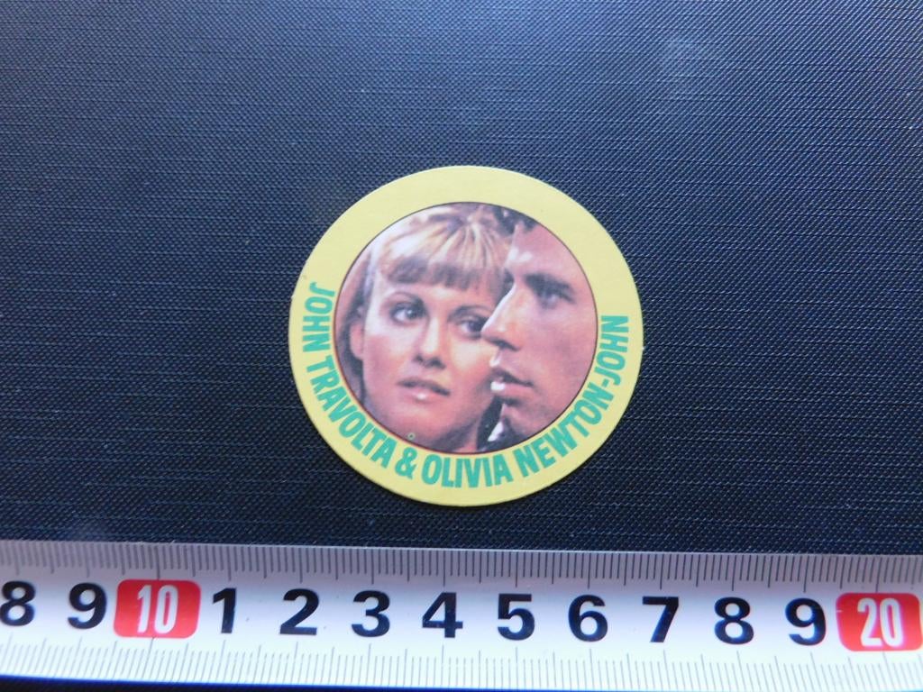 sticker John Travolta & olivia newton john, Verzamelen, Ophalen, Zo goed als nieuw