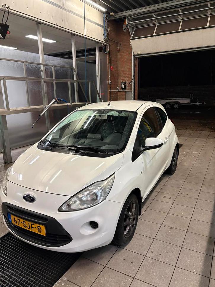 Ford Ka 1.2 69pk 2011 Wit, nieuwe APK, carplay, Auto's, Ford, Particulier, Ka, Benzine, B, Hatchback, Handgeschakeld, Origineel Nederlands