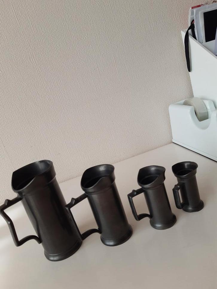 Set van 4 tinnen kannetjes, Antiek en Kunst, Antiek | Tin, Ophalen of Verzenden