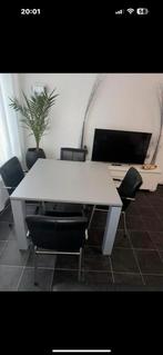 Moderne vierkante eettafel met stoelen, Gebruikt, 100 tot 150 cm, Vierkant, Ophalen of Verzenden