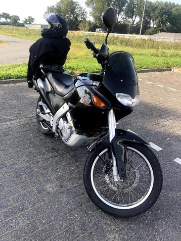 Aprilia Pegaso 650 | 1998 | Heeft wat liefde nodig beschikbaar voor biedingen
