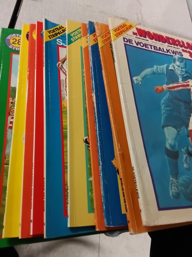 10 stuks stripboeken van de Wondersloffen van Sjakie., Meerdere stripboeken, Ophalen of Verzenden, Gelezen