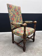 antieke stoel, gestoffeerd, met armleuningen