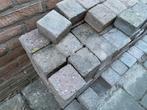 Gratis siersteentjes en stoeptegels, Tuin en Terras, Tegels en Klinkers, Ophalen, Zo goed als nieuw, Beton, Terrastegels