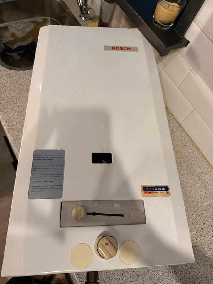 Bosch badgeiser, Doe-het-zelf en Verbouw, Geisers en Boilers, Gebruikt, Geiser, Aardgas, 100 liter of meer, Ouder dan 10 jaar