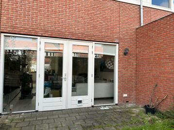 Hardhouten pui (2011) hr++ glas openslaande deuren beschikbaar voor biedingen