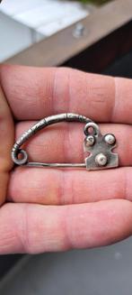 Keltische zilveren fibula, (1)Bodemvondst, Ophalen of Verzenden