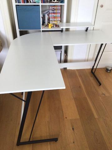 Wit hoekbureau / White corner desk