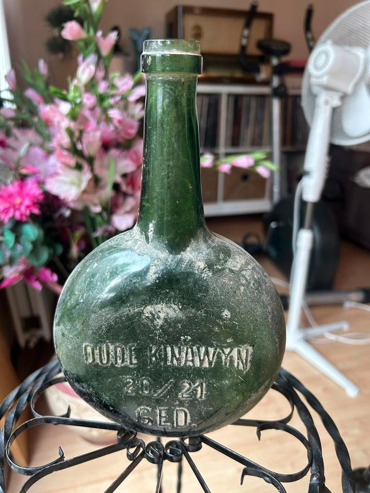 Antiek : Oude Kinawyn Fles 20/21 GED bodemvondst suriname, Antiek en Kunst, Antiek | Glas en Kristal, Ophalen of Verzenden