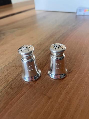 Zilveren Zout- en Peperstrooiers beschikbaar voor biedingen