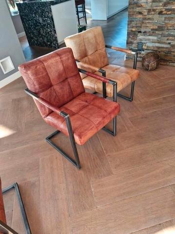 6 leren eetkamerstoelen  beschikbaar voor biedingen