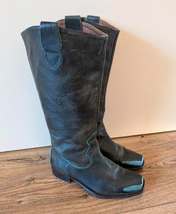 Stoere leren laarzen Cinderella. Mt 37 beschikbaar voor biedingen