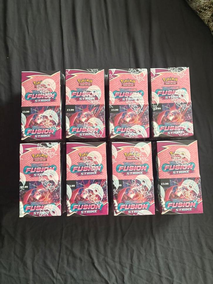 Fusion strike halve boosterboxen (18 packs), Hobby en Vrije tijd, Verzamelkaartspellen | Pokémon, Zo goed als nieuw, Ophalen of Verzenden